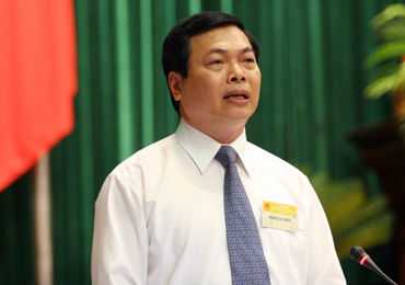 รัฐมนตรีกระทรวงรักษาความมั่นคงทั่วไปและรัฐมนตรีอุตสาหกรรมพาณิชย์ตอบกระทู้ถาม